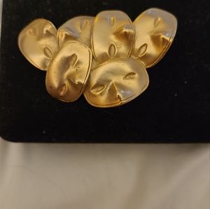 Masquerade masks pin